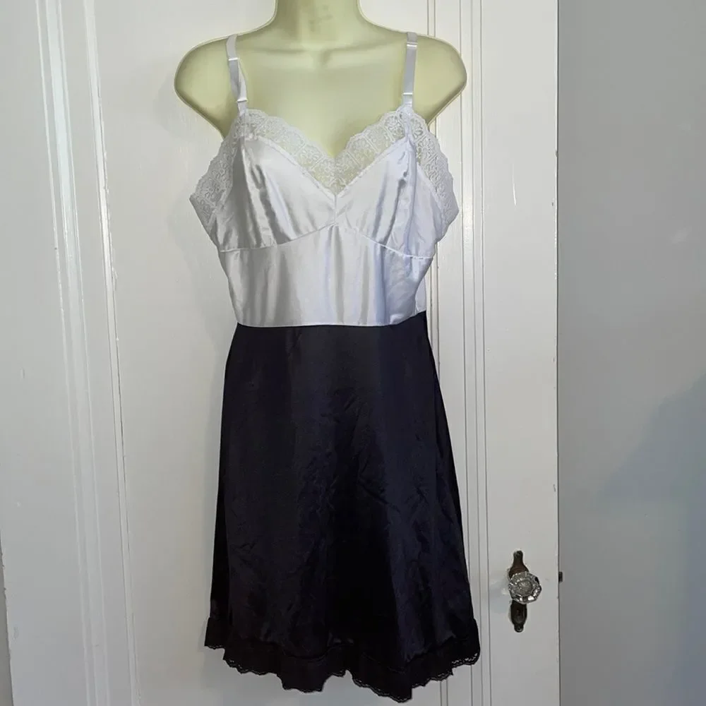 Vtg Sarah Smith white & black full slip‎